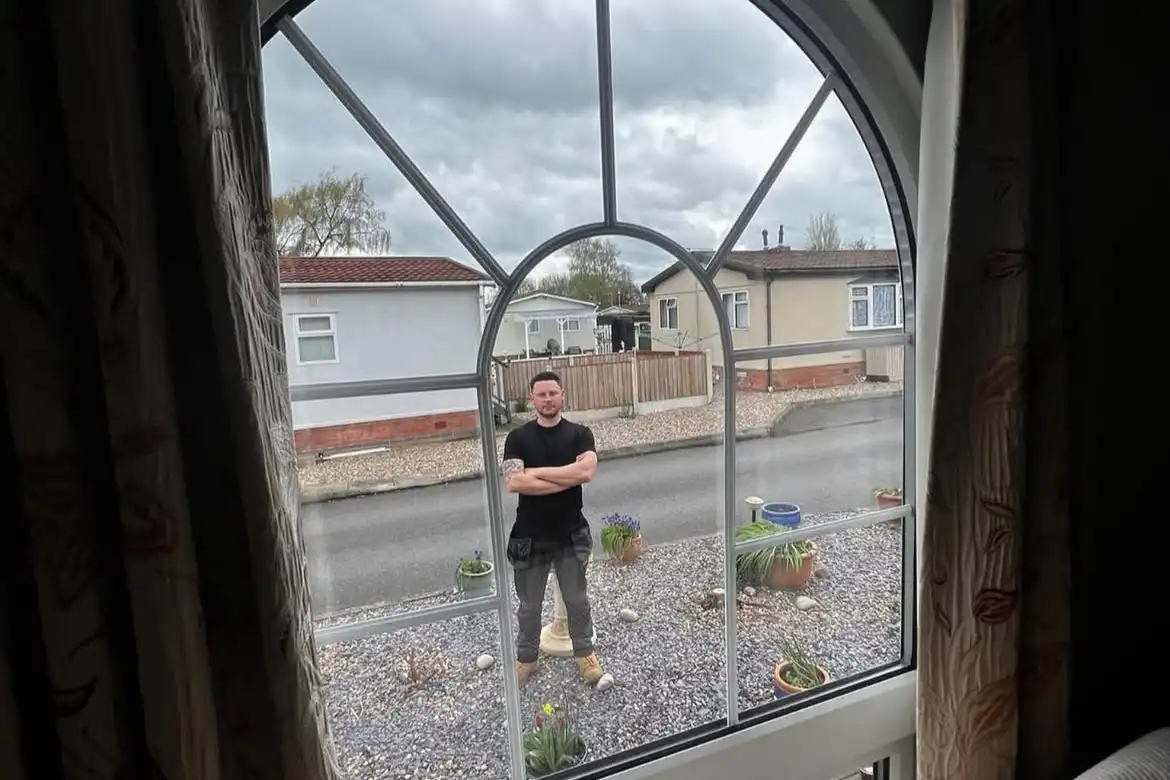 arched window